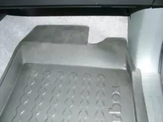 Резиновый коврик с защитными бортами CARBOX купить